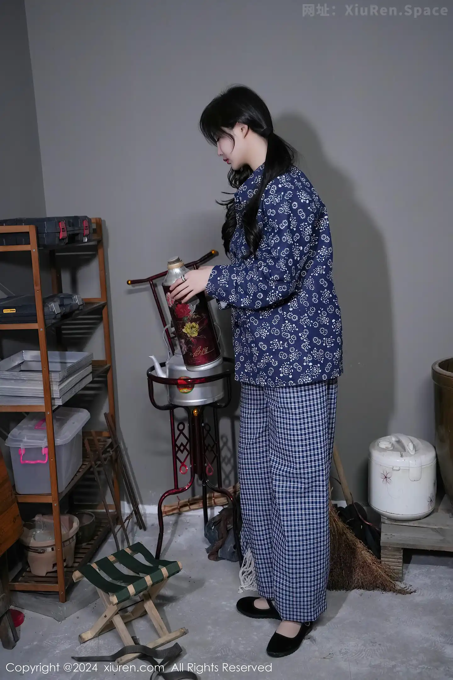 图片[5]-[XiuRen秀人网]VOL.7915 女神Carol周妍希宿舍拍摄私房床上超薄肉丝秀翘臀美腿诱惑写真86P-秀人网官方网站